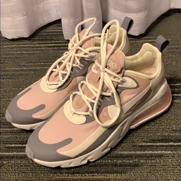 Women’s Nike Air Max 270 - Picture 3 of 5